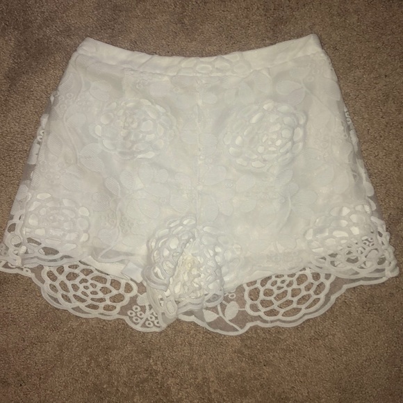 White Lace Shorts - Picture 1 of 1